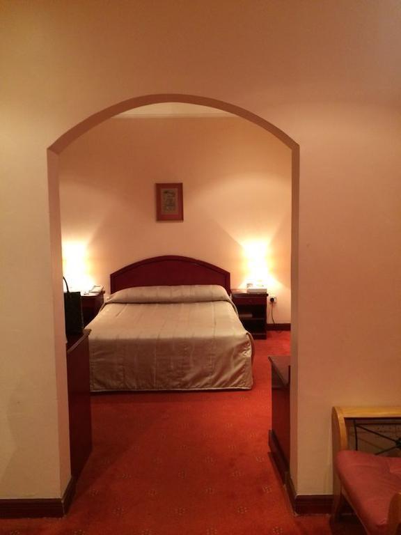 City Center Hotel Manama Rum bild